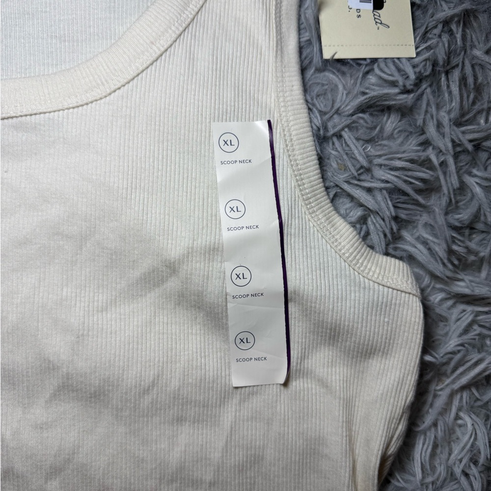 Universal Thread Cream Tank Top - Picture 2 of 5